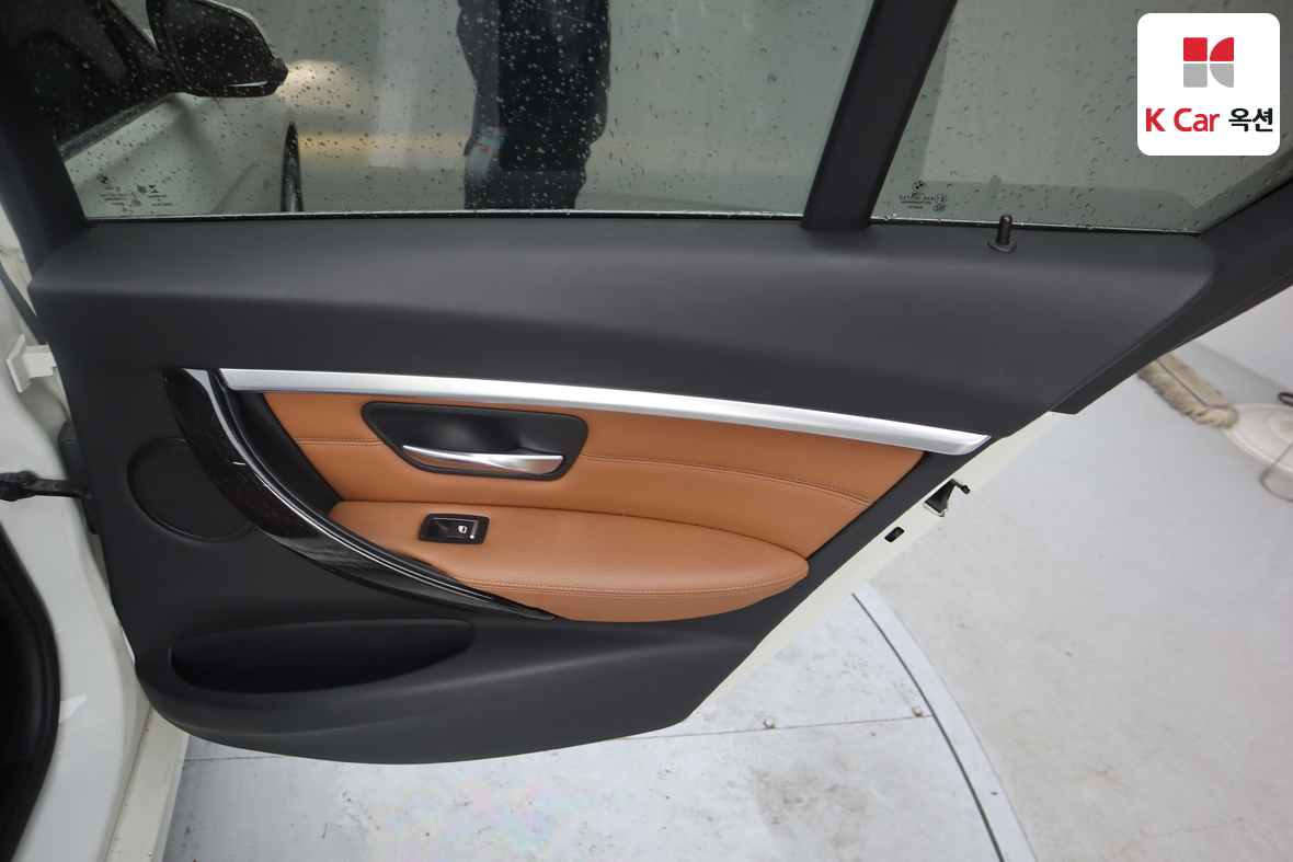 BMW 3 Series 2017 - Image 30