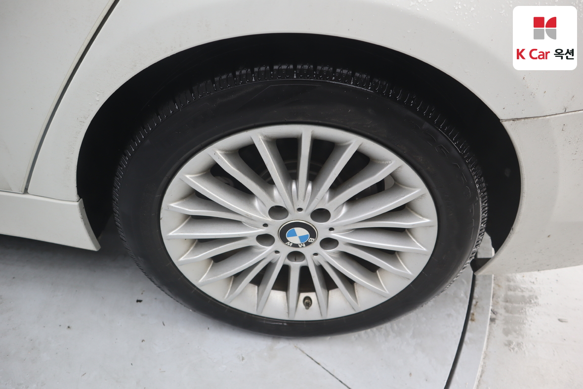 BMW 3 Series 2017 - Image 42