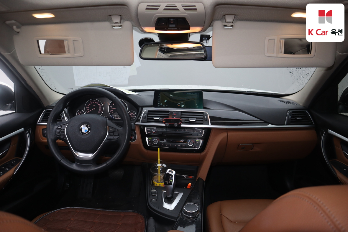BMW 3 Series 2017 - Image 3