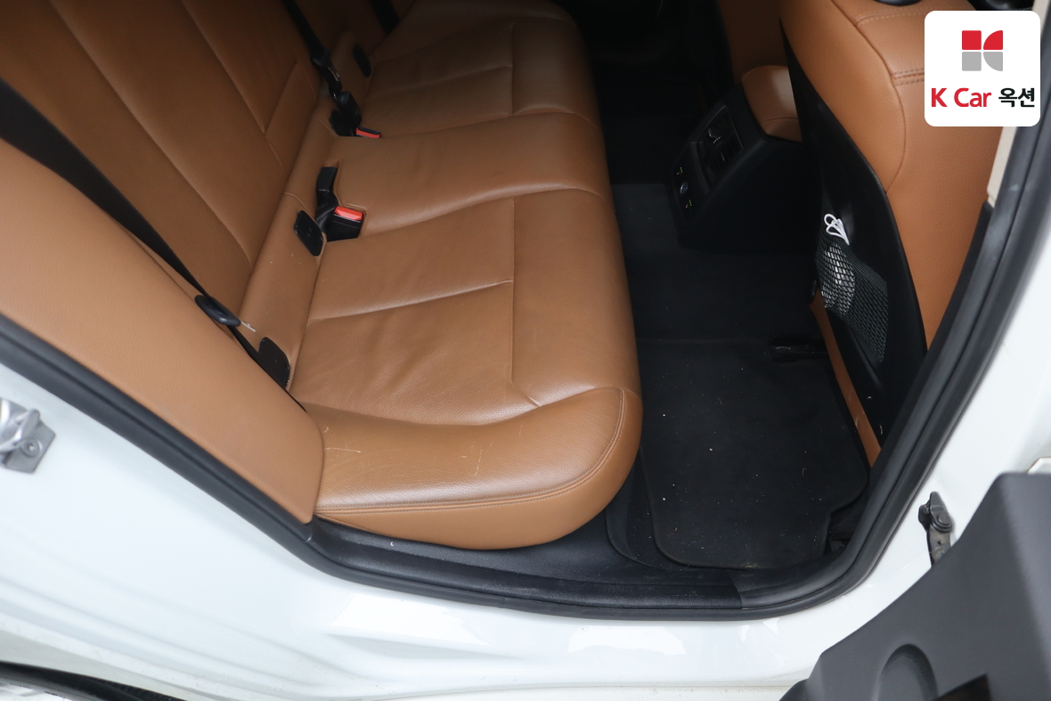 BMW 3 Series 2017 - Image 31