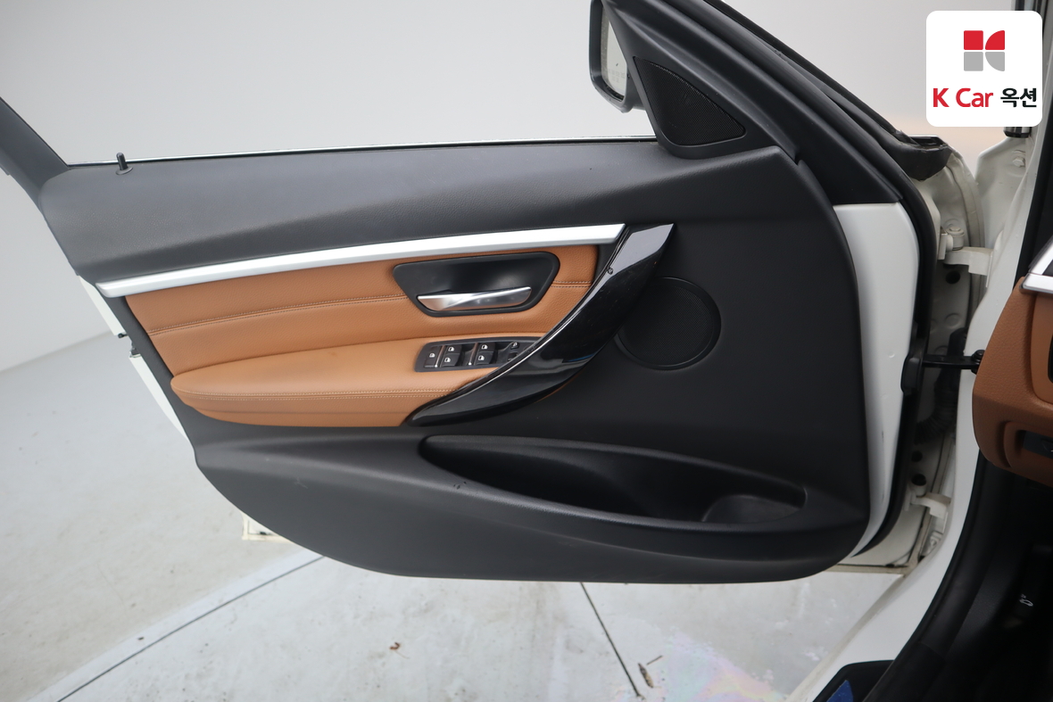 BMW 3 Series 2017 - Image 8