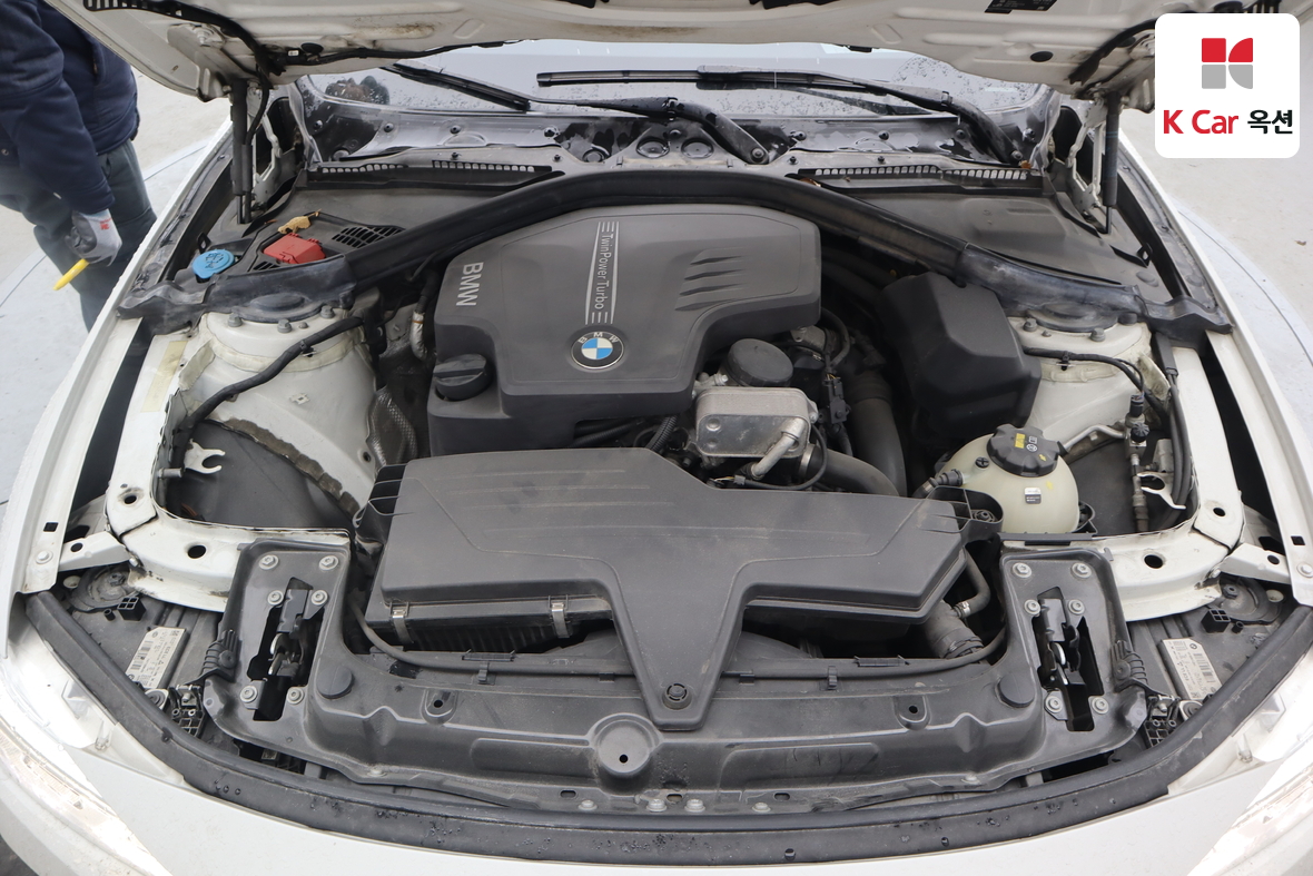 BMW 3 Series 2017 - Image 36