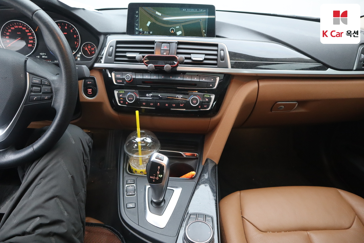 BMW 3 Series 2017 - Image 6