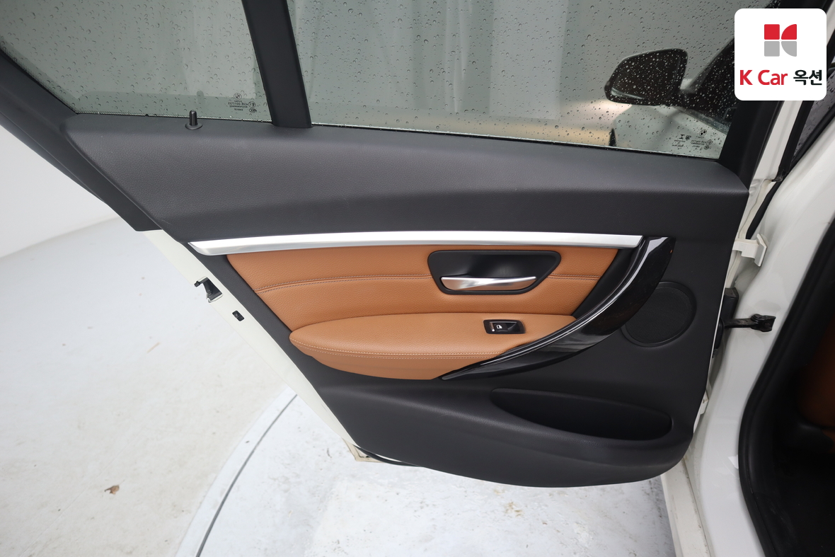 BMW 3 Series 2017 - Image 23