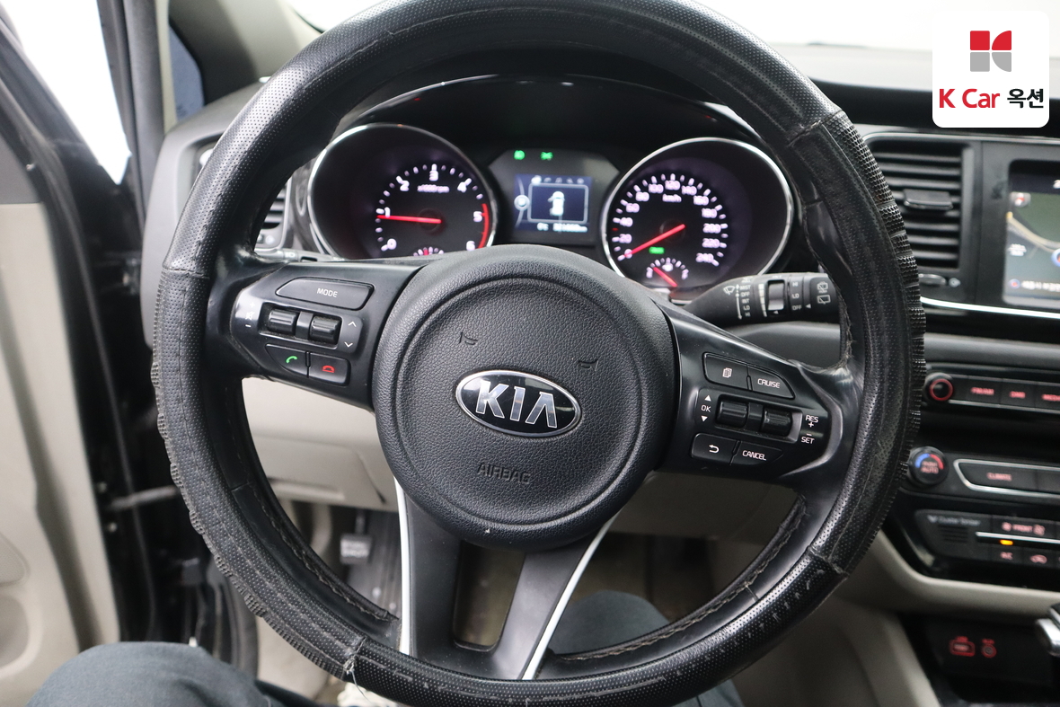 Kia New Carnival 2017 - Image 10