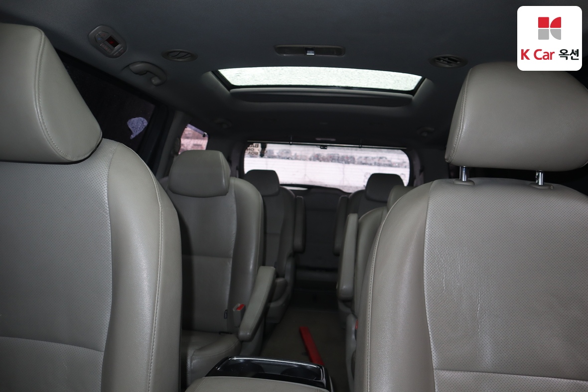 Kia New Carnival 2017 - Image 19