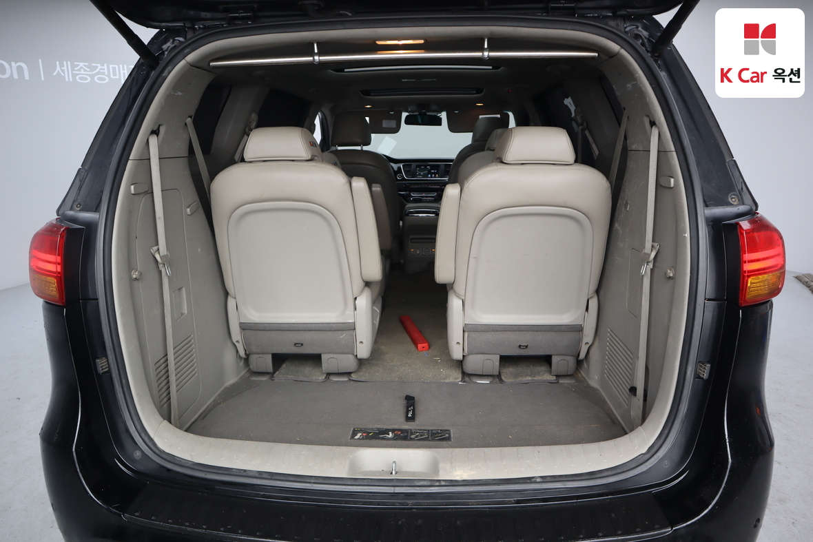 Kia New Carnival 2017 - Image 31