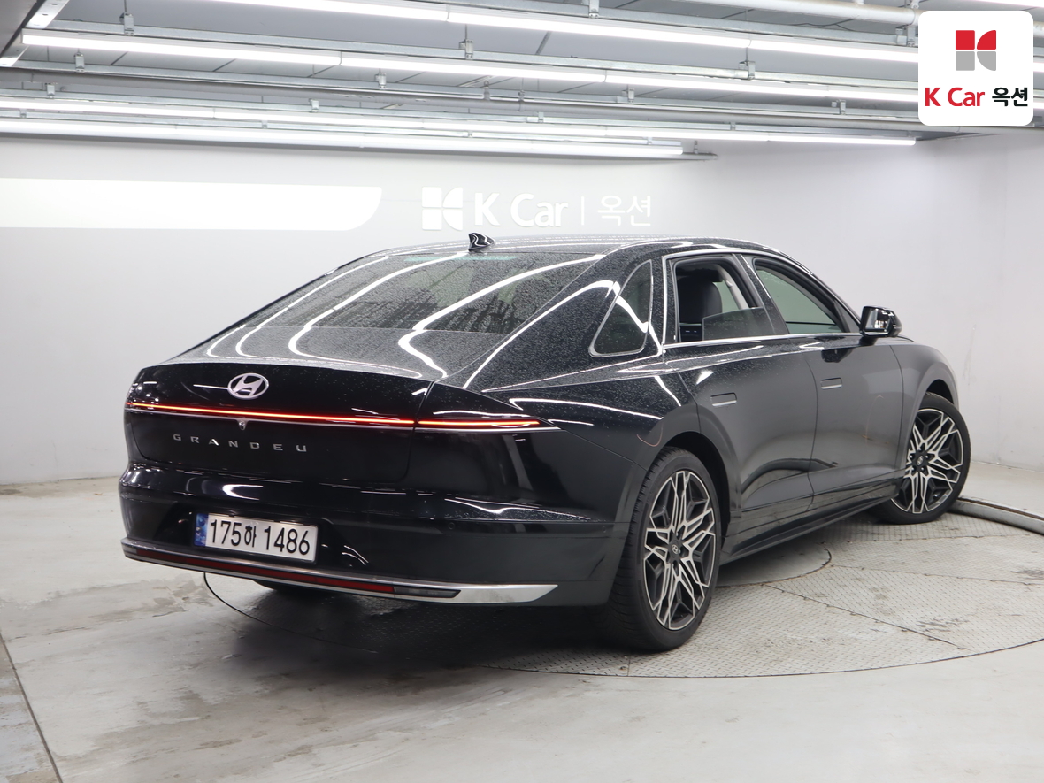 هيونداي أزيرا 2023 - صورة 2