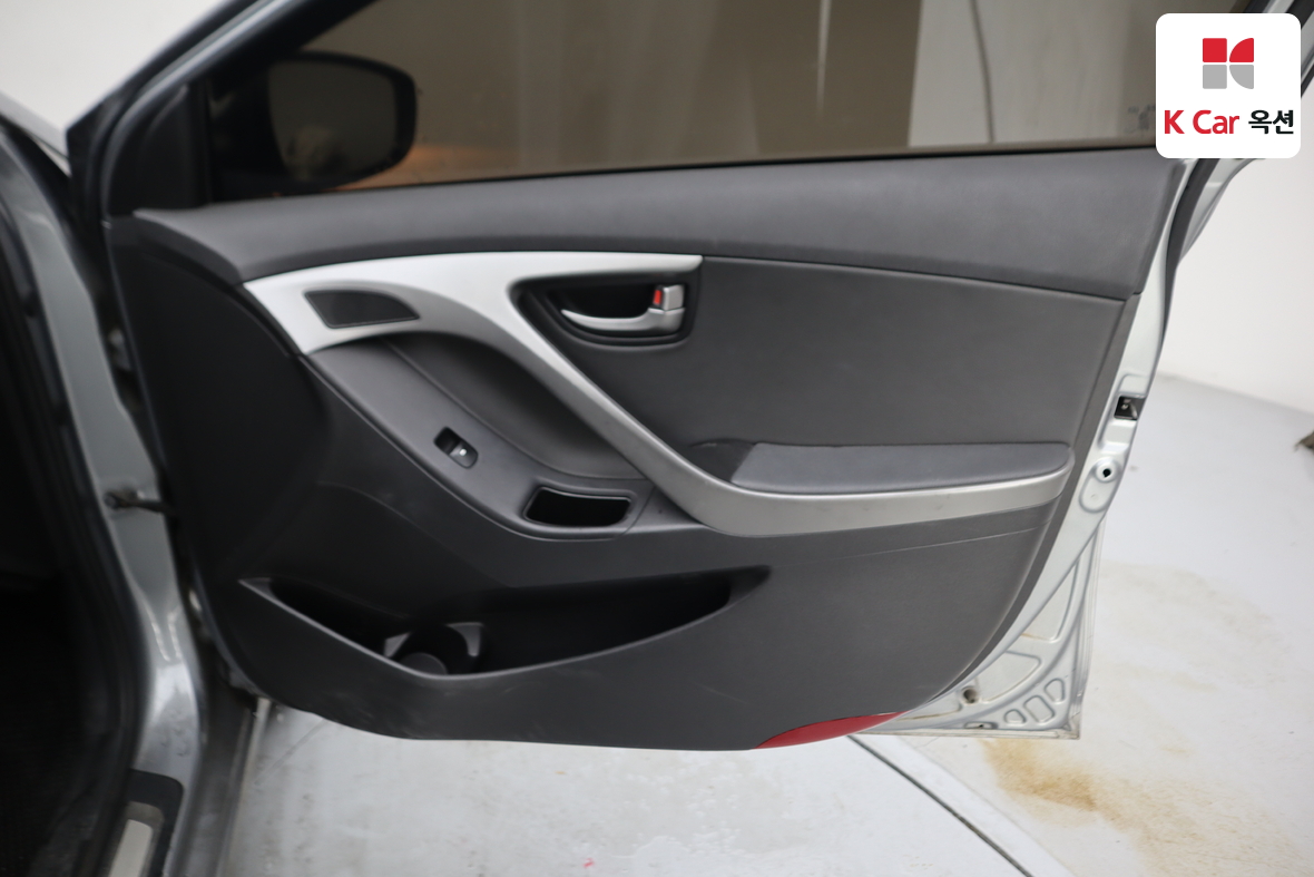 هيونداي إلانترا 2015 - صورة 27