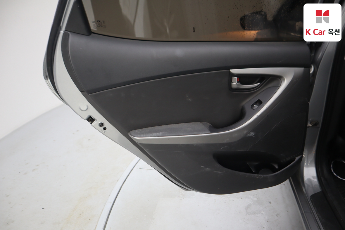 هيونداي إلانترا 2015 - صورة 21