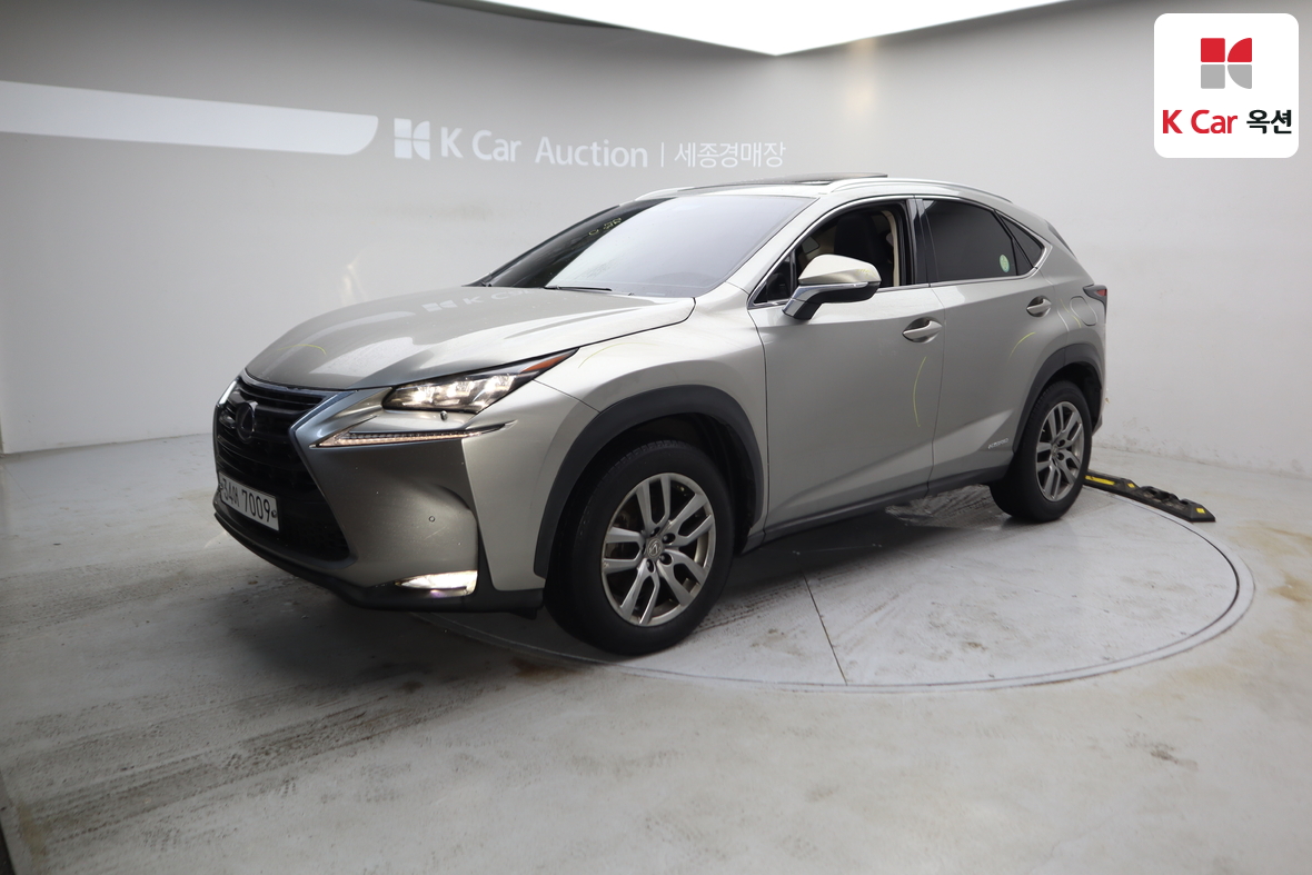 لكزس أخرى 2015 - صورة 1