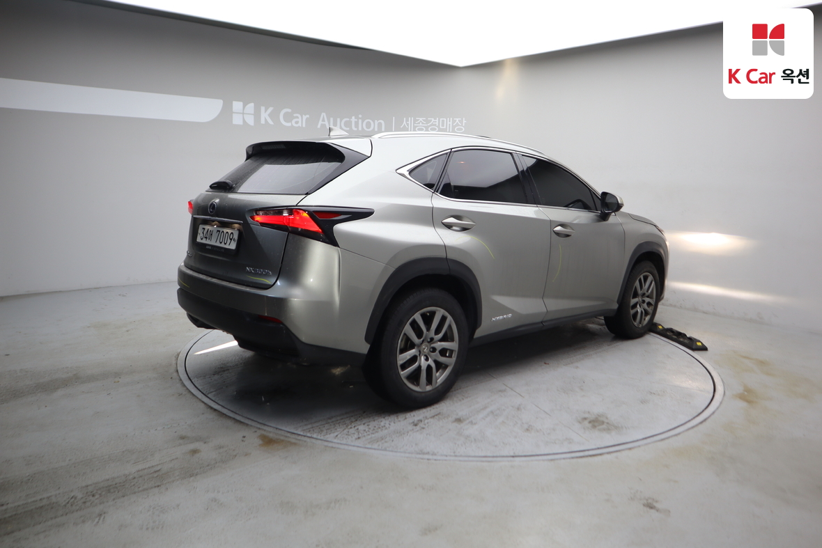 لكزس أخرى 2015 - صورة 2