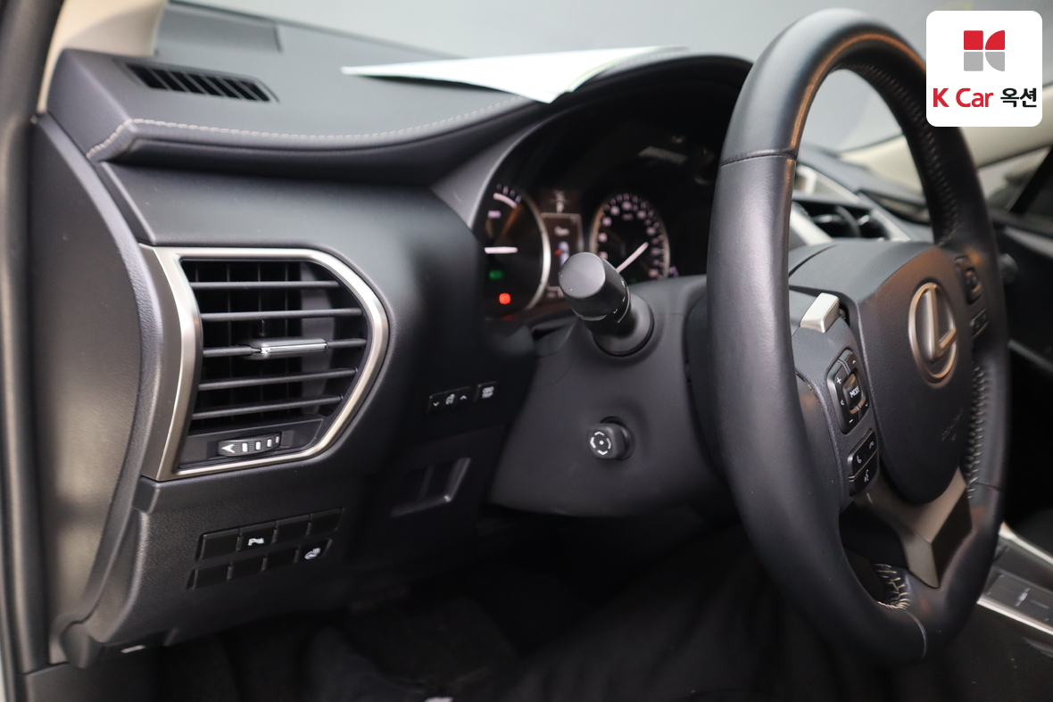 لكزس أخرى 2015 - صورة 9