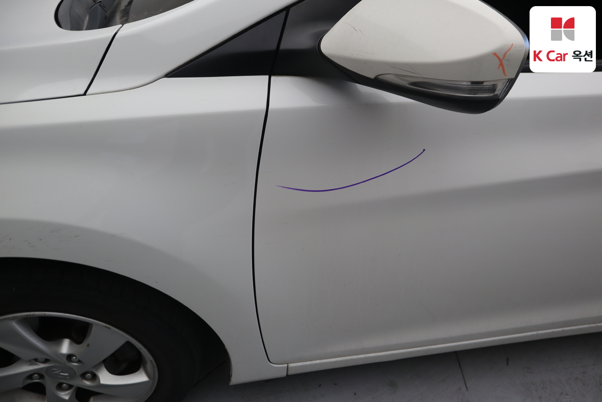 Hyundai Elantra 2011 - Image 38