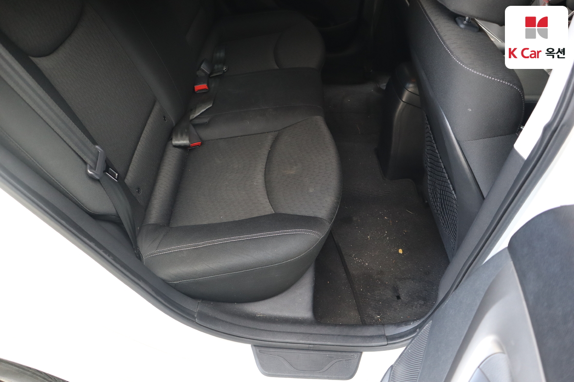 Hyundai Elantra 2011 - Image 26