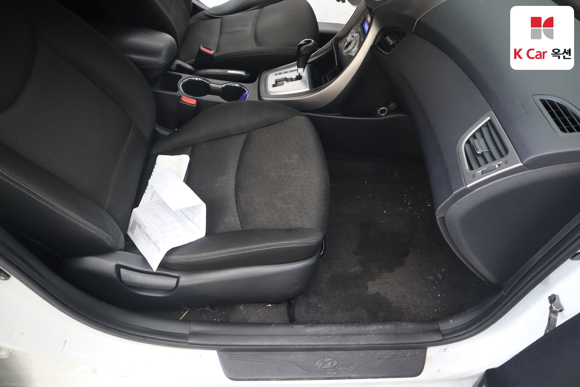 Hyundai Elantra 2011 - Image 28