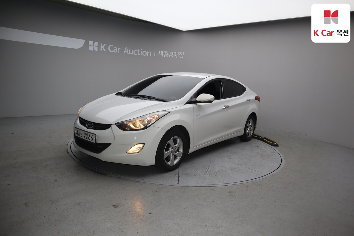 Hyundai Elantra 2011 - Image 1