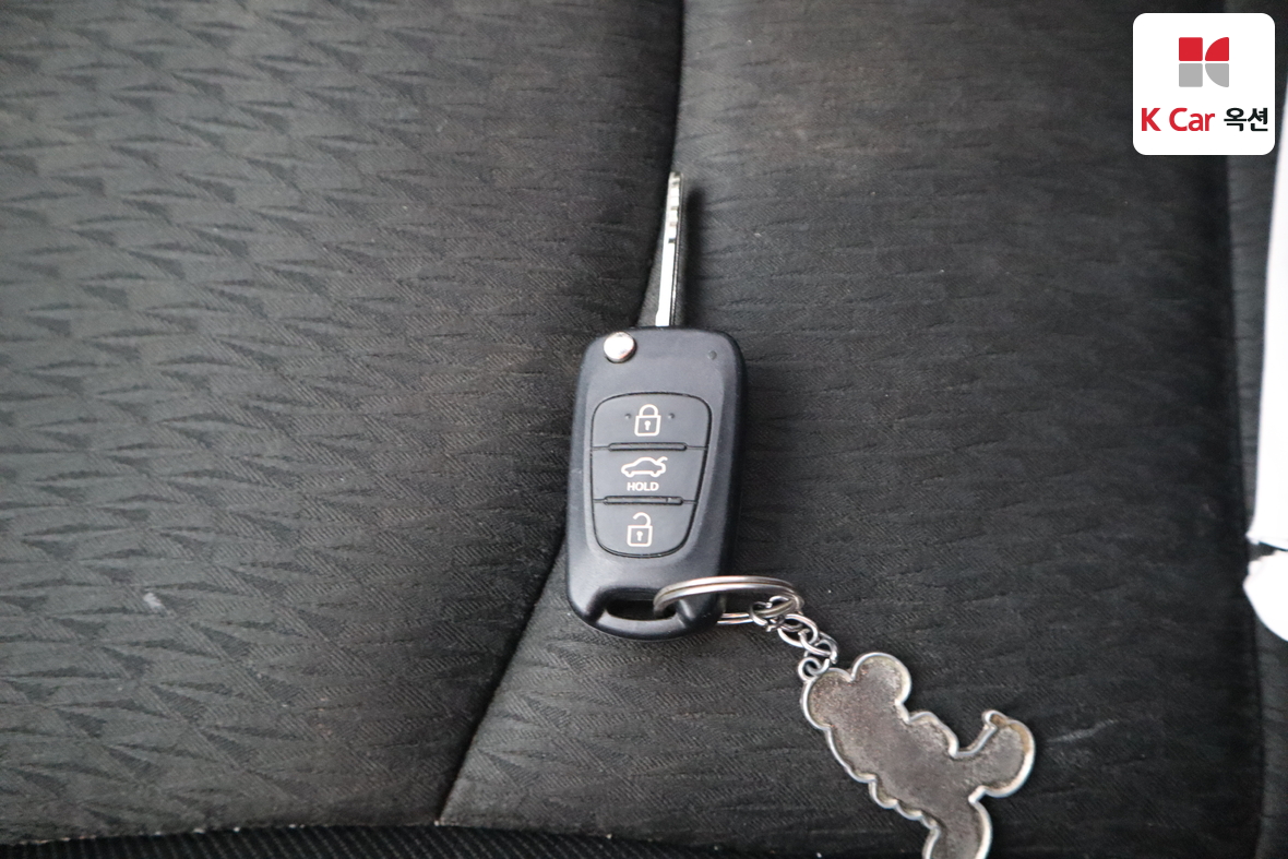 Hyundai Elantra 2011 - Image 16