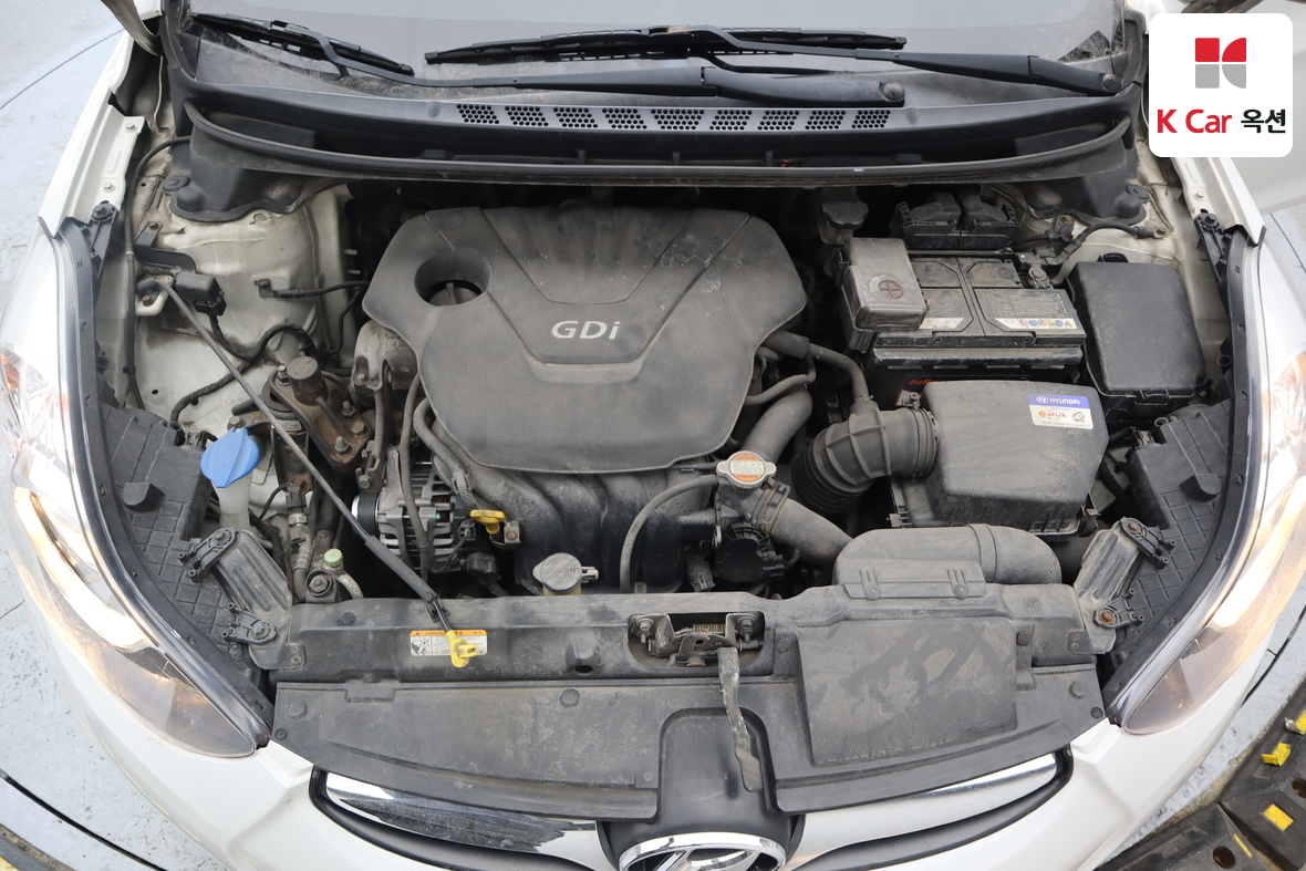 Hyundai Elantra 2011 - Image 31
