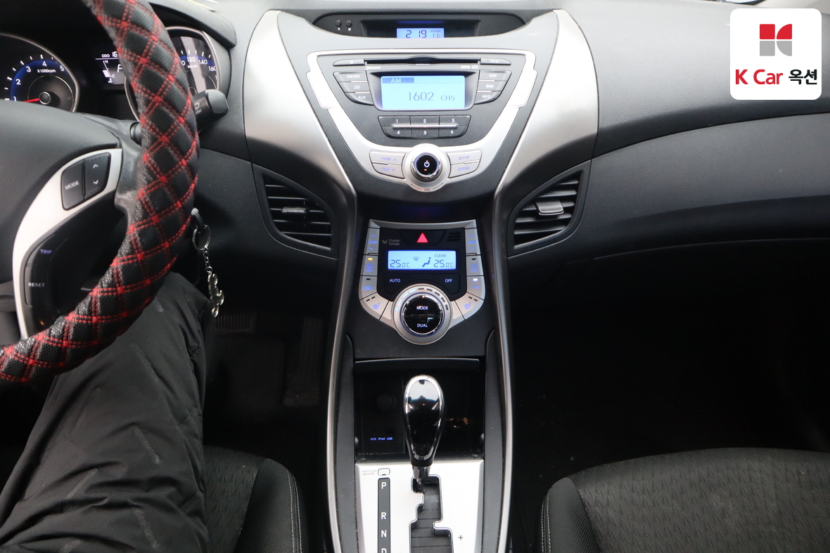 Hyundai Elantra 2011 - Image 6