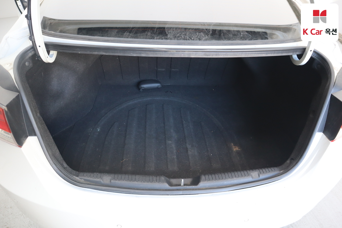 Hyundai Elantra 2011 - Image 23