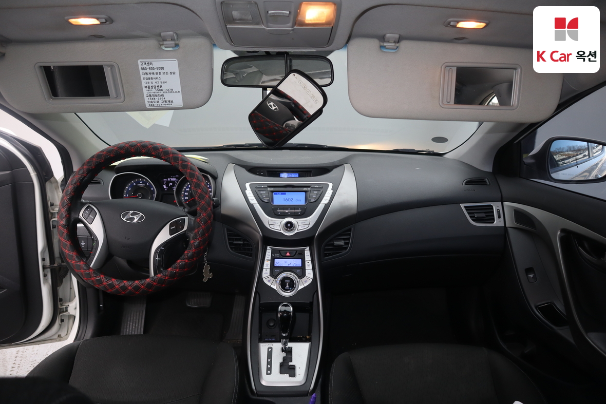 Hyundai Elantra 2011 - Image 3