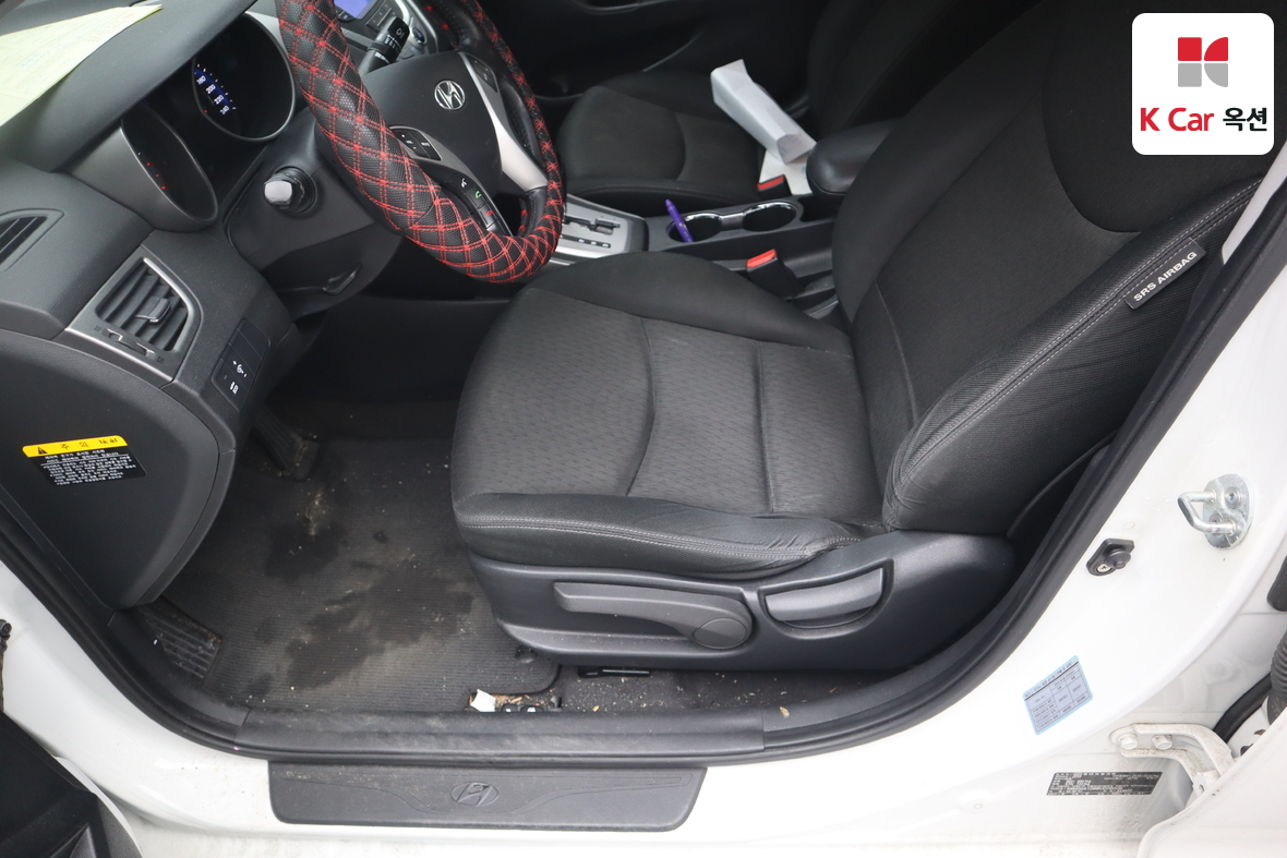 Hyundai Elantra 2011 - Image 18