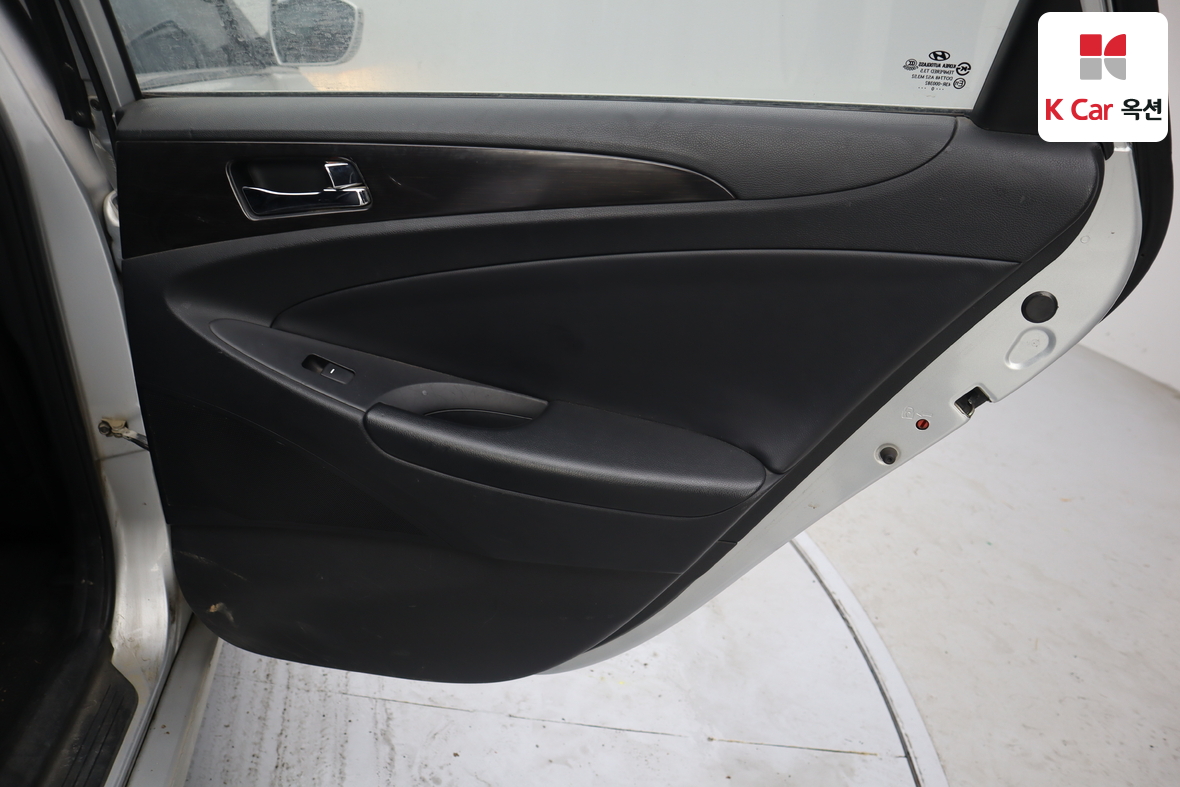 Hyundai Sonata 2013 - Image 25