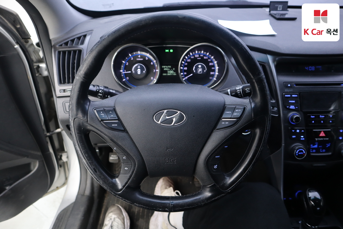 Hyundai Sonata 2013 - Image 10