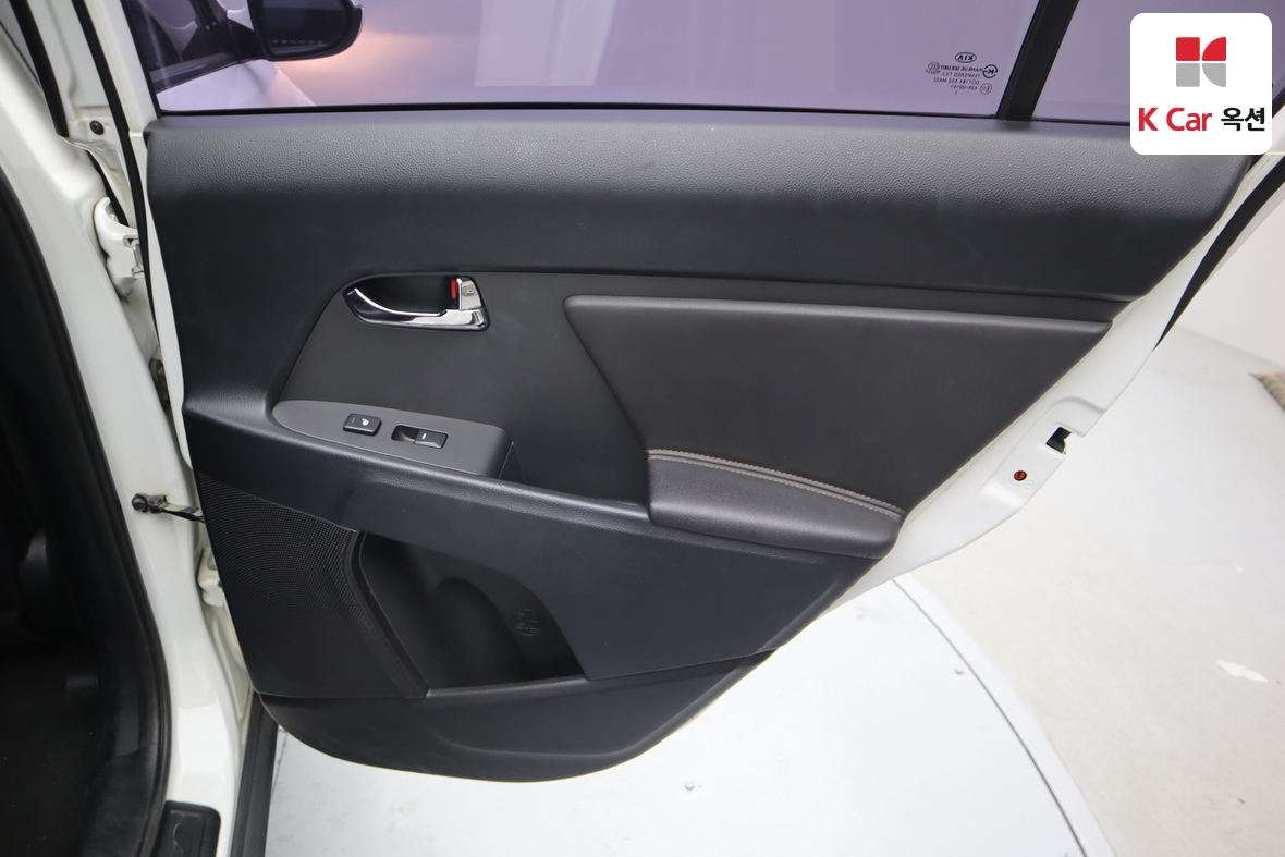 Kia Sportage 2012 - Image 28