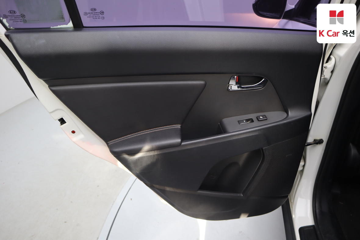 Kia Sportage 2012 - Image 21