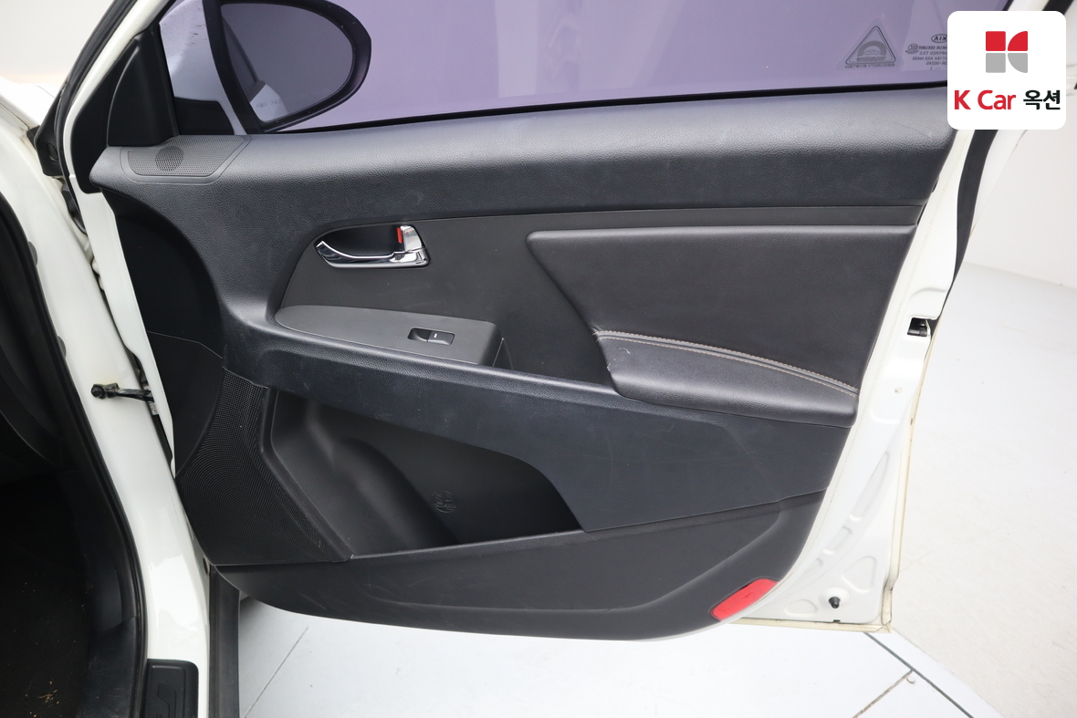 Kia Sportage 2012 - Image 30