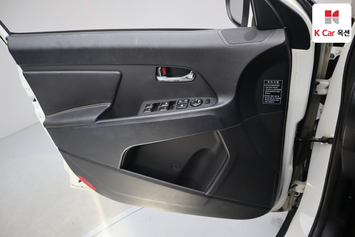 Kia Sportage 2012 - Image 8