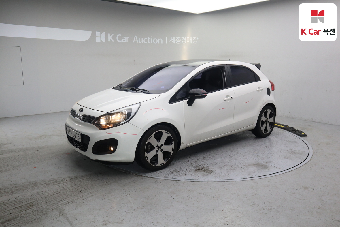 Kia Pride 2012 - Image 1