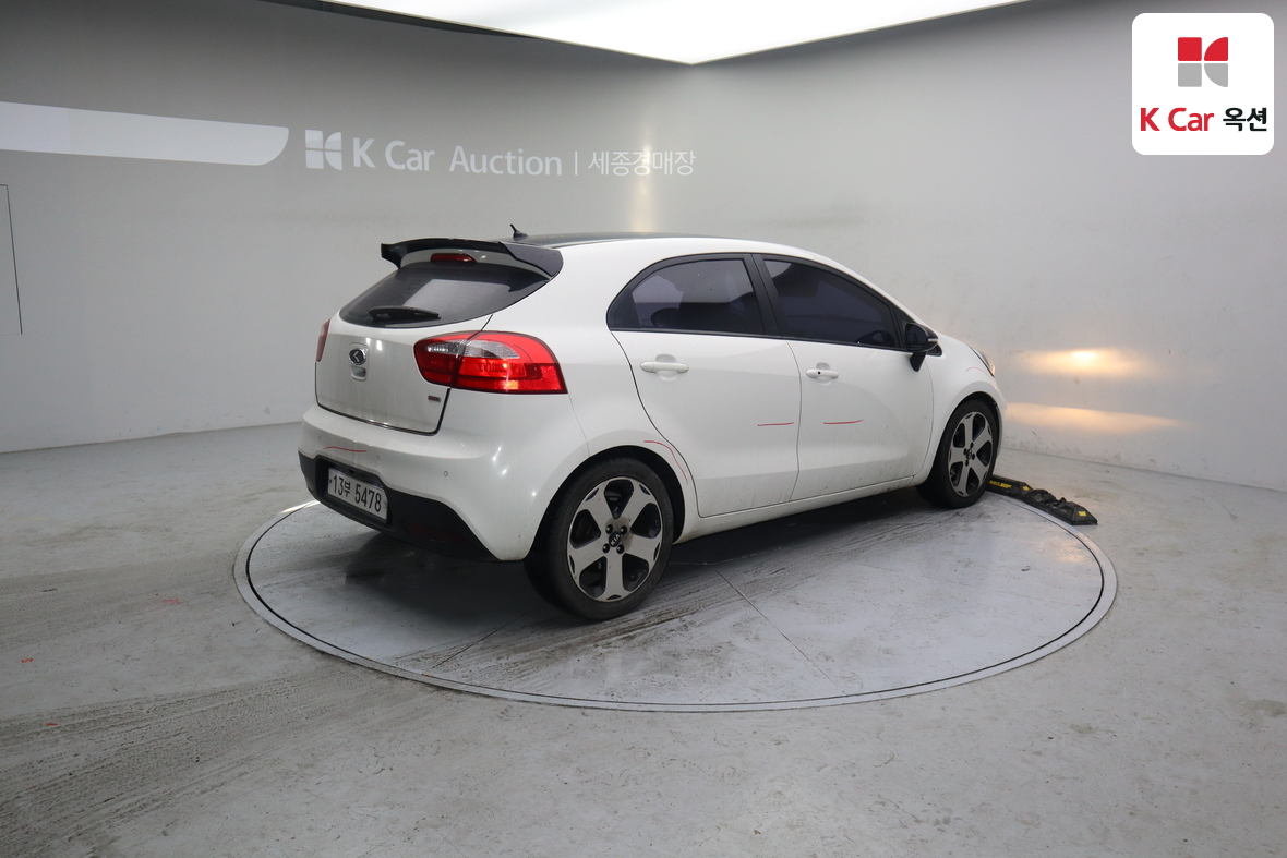 Kia Pride 2012 - Image 2