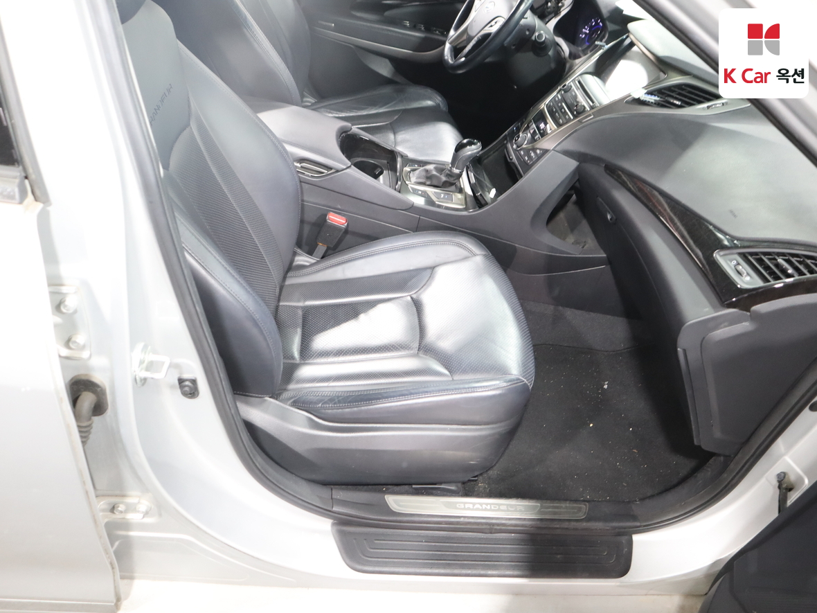 Hyundai AZERA 2014 - Image 28