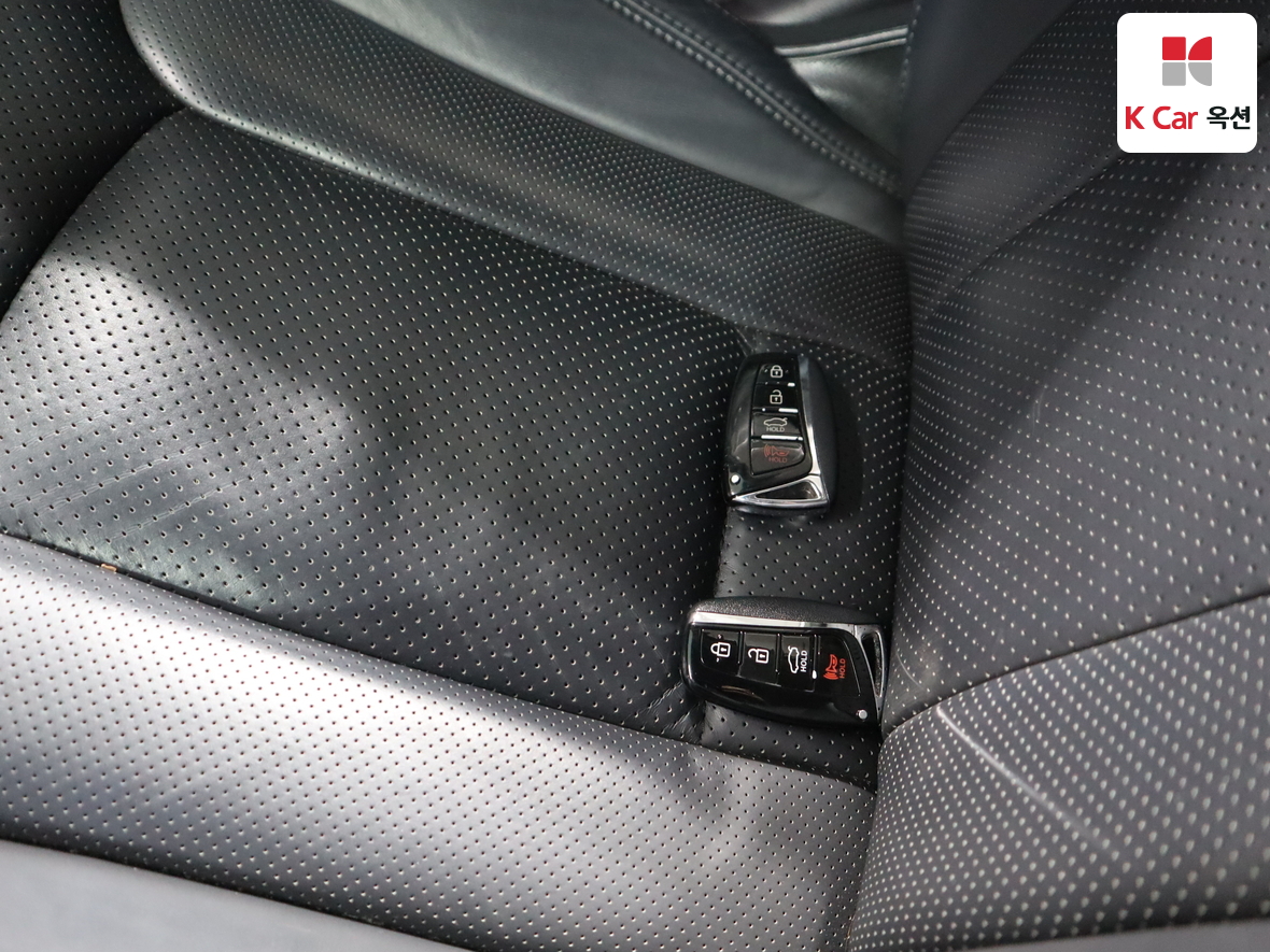 Hyundai AZERA 2014 - Image 17