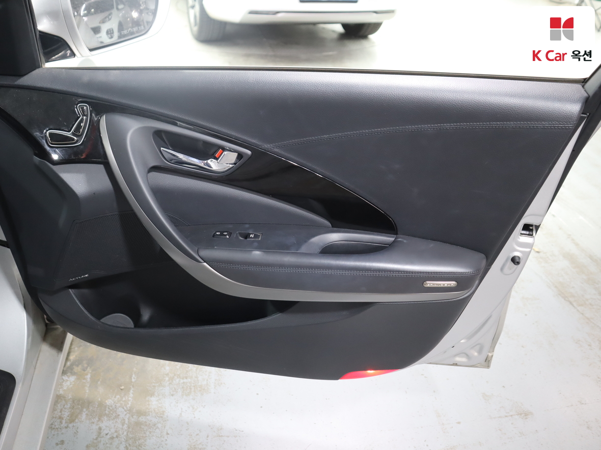 Hyundai AZERA 2014 - Image 27