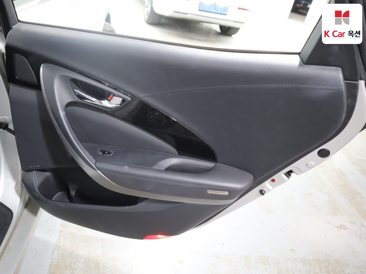 Hyundai AZERA 2014 - Image 25