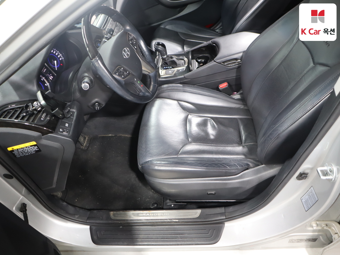 Hyundai AZERA 2014 - Image 18