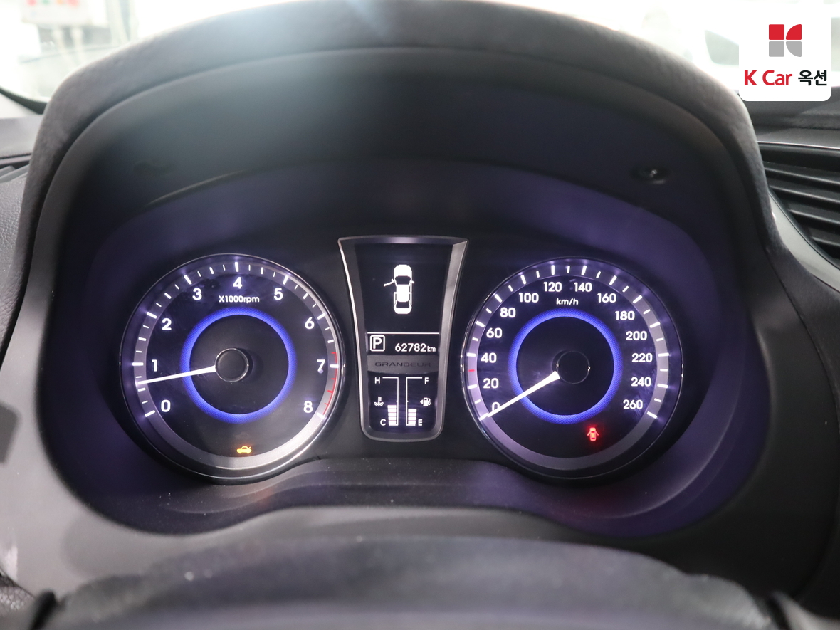 Hyundai AZERA 2014 - Image 5