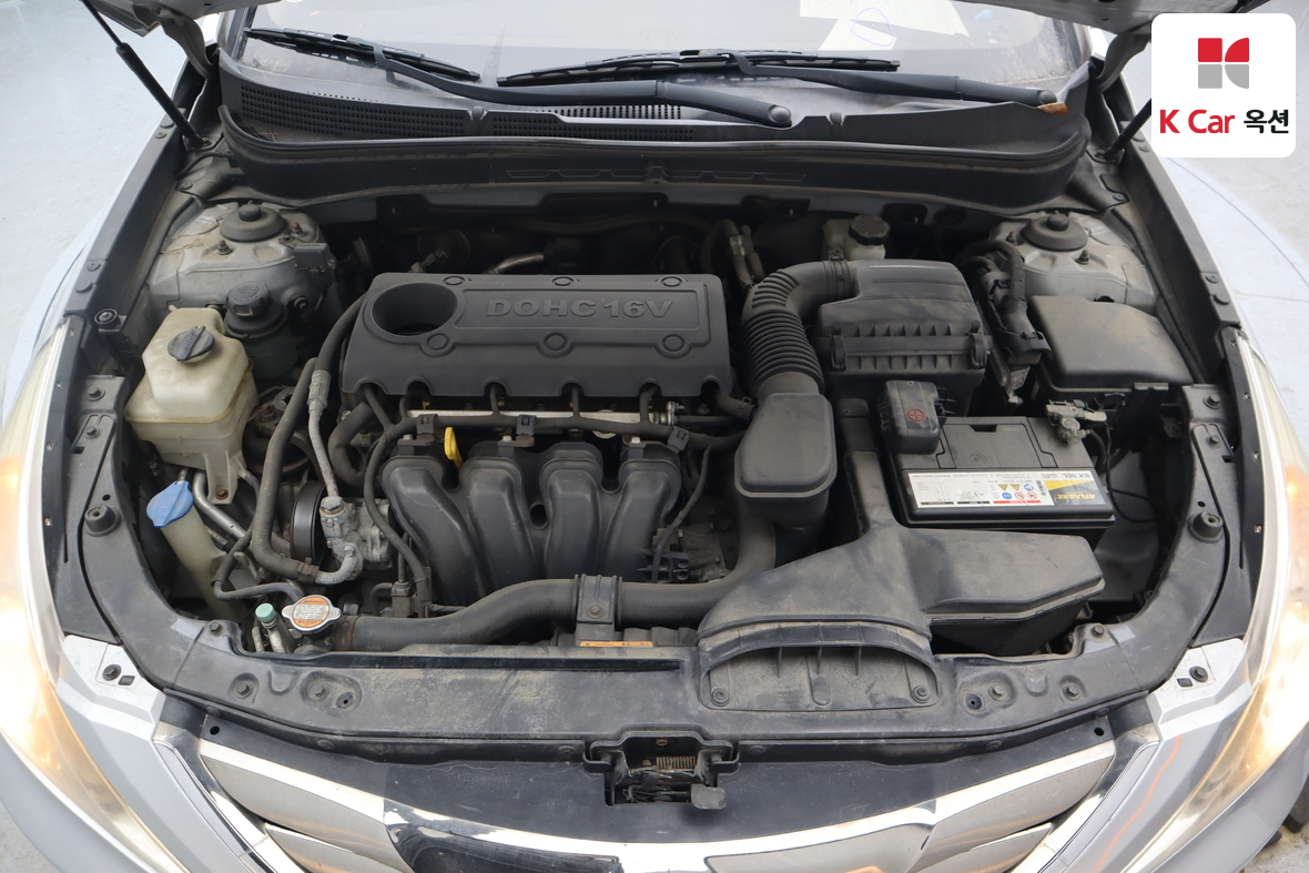 Hyundai Sonata 2010 - Image 32
