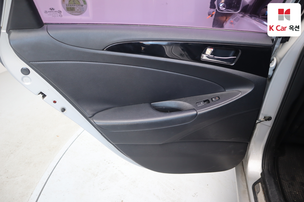 Hyundai Sonata 2010 - Image 22