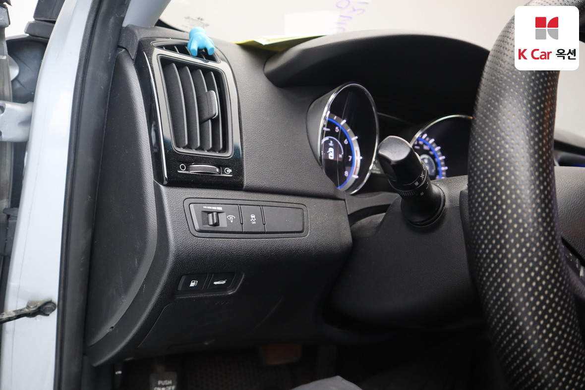 Hyundai Sonata 2010 - Image 9