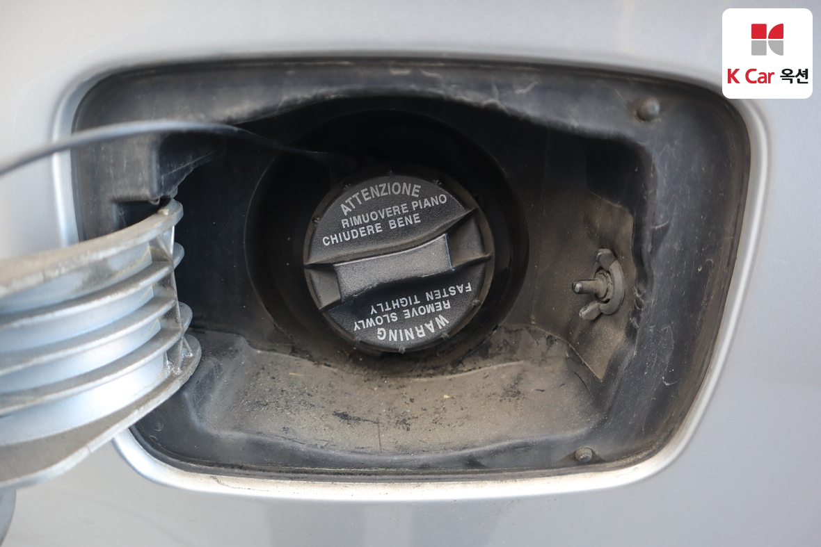 Hyundai Sonata 2010 - Image 24