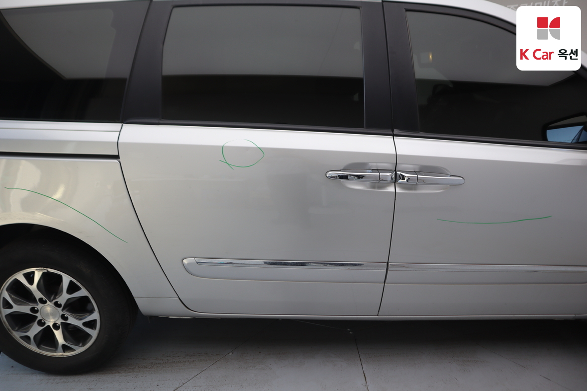 كيا كارنيفال 2013 - صورة 34