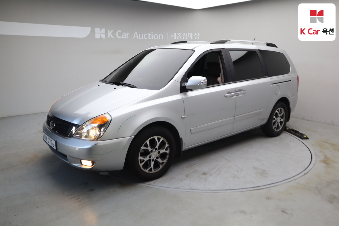 كيا كارنيفال 2013 - صورة 1