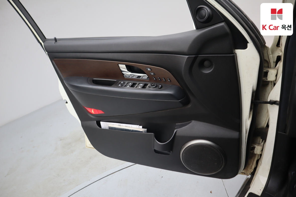 KG Mobility Rexton 2013 - Image 8