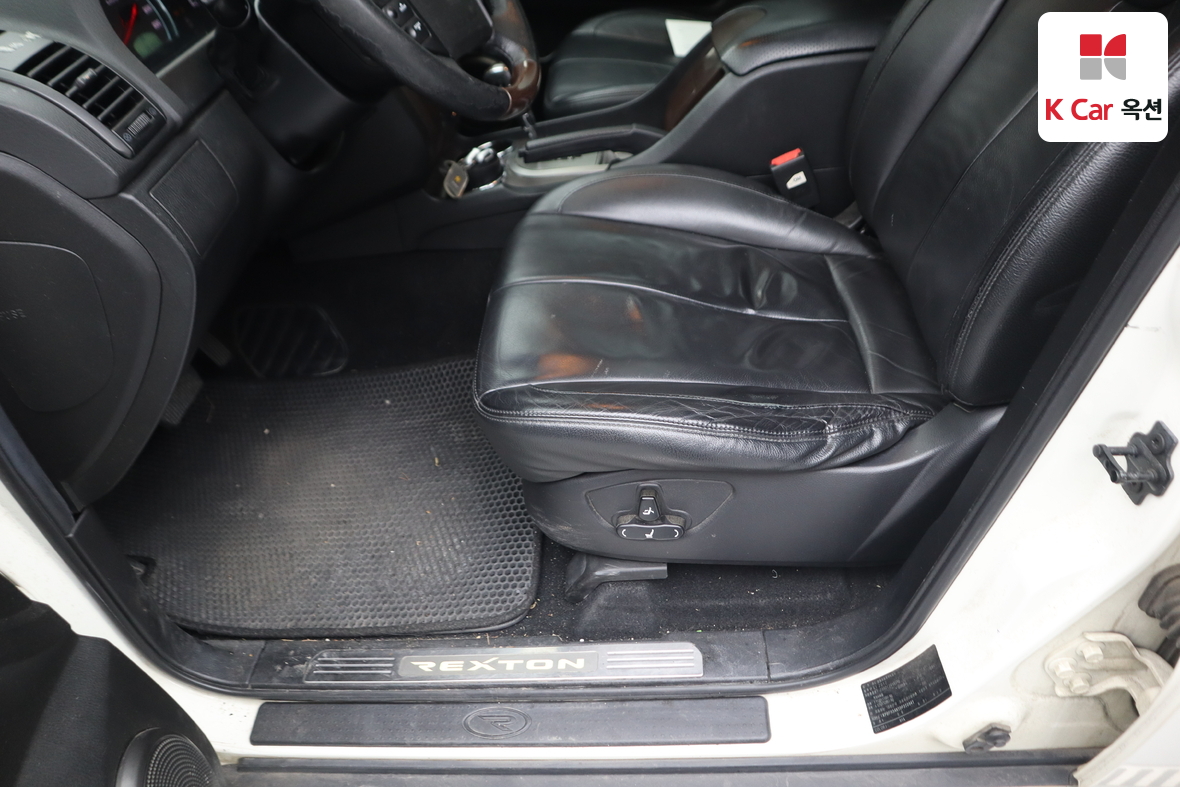 KG Mobility Rexton 2013 - Image 21