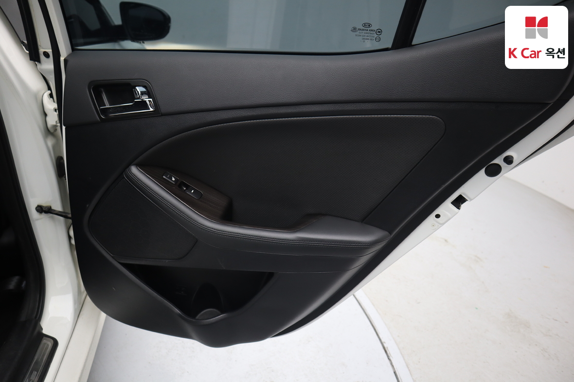 Kia K5 2013 - Image 27